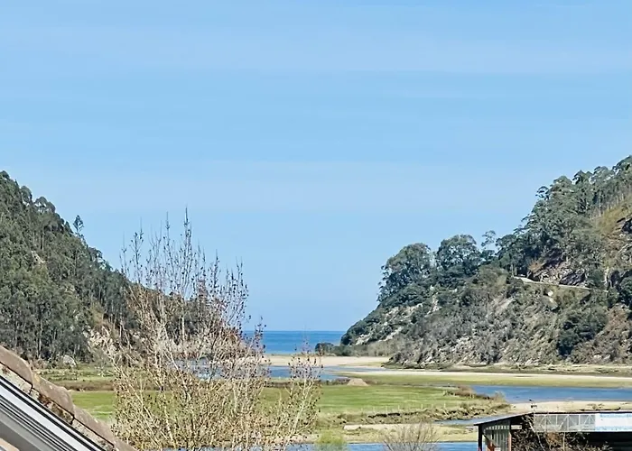 Entre Montana Y Rio Apartment Unquera